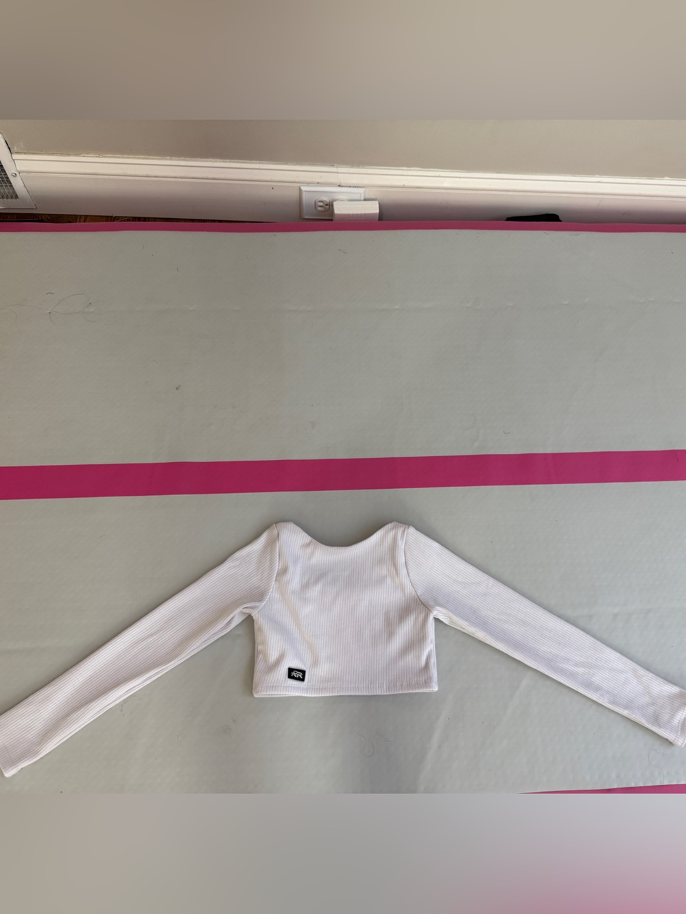 Tiger Friday White Long-Sleeve Dance Crop Top